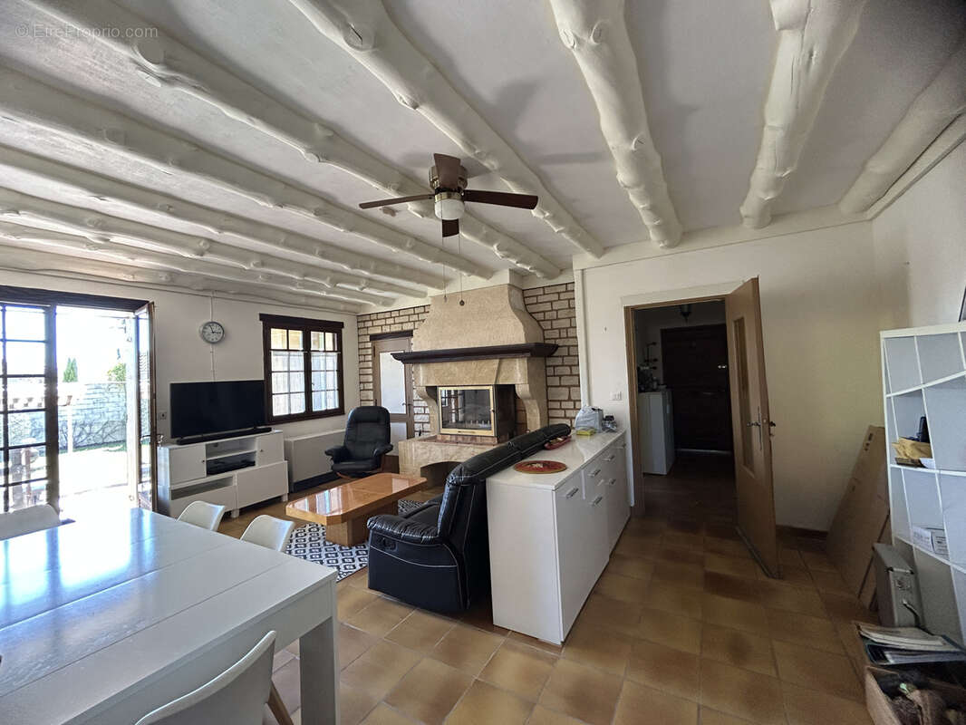 Maison à SAINT-QUENTIN-LA-POTERIE