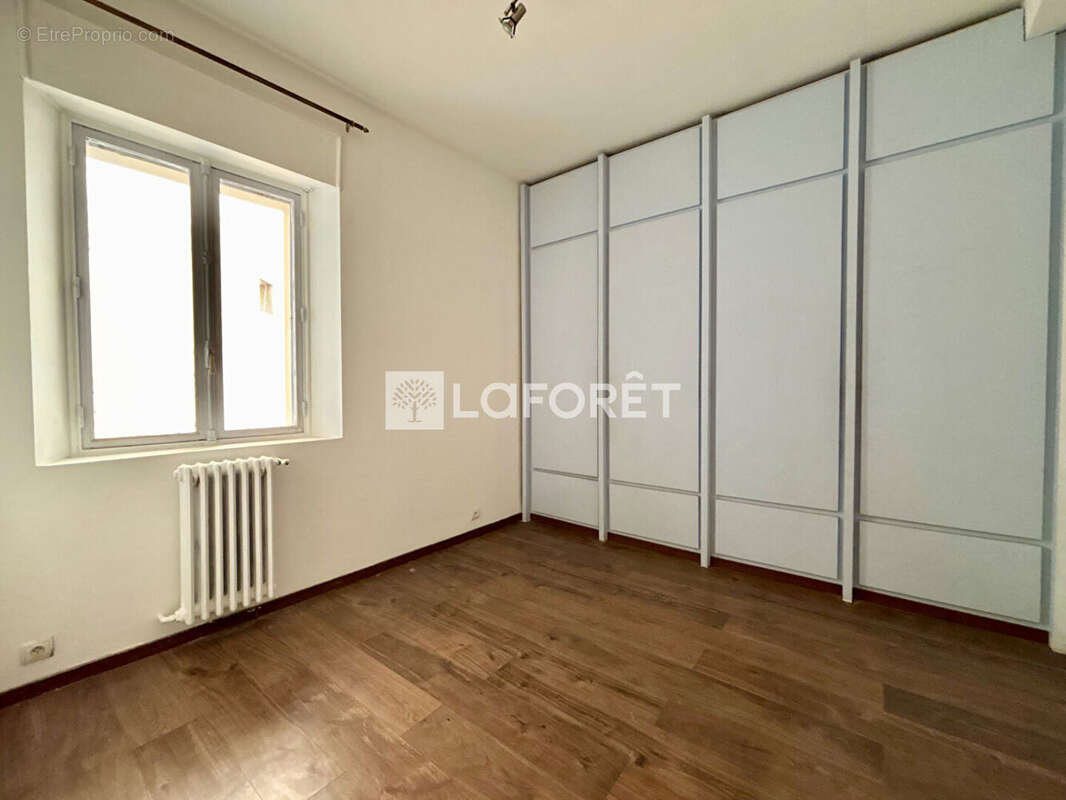 Commerce à MARSEILLE-1E