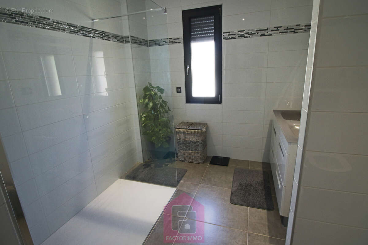 À VENDRE   Belle maison contemporaine de 140 m2 habitables avec vue   15 min de Cahors - photo 17
