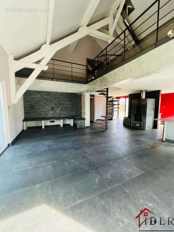 Maison à MAGNY-VERNOIS