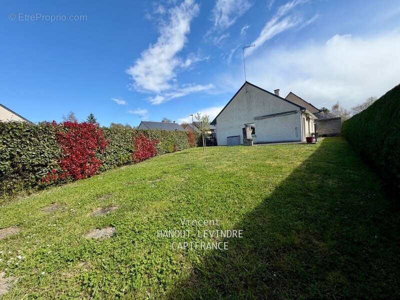 Maison à VILLEVEQUE