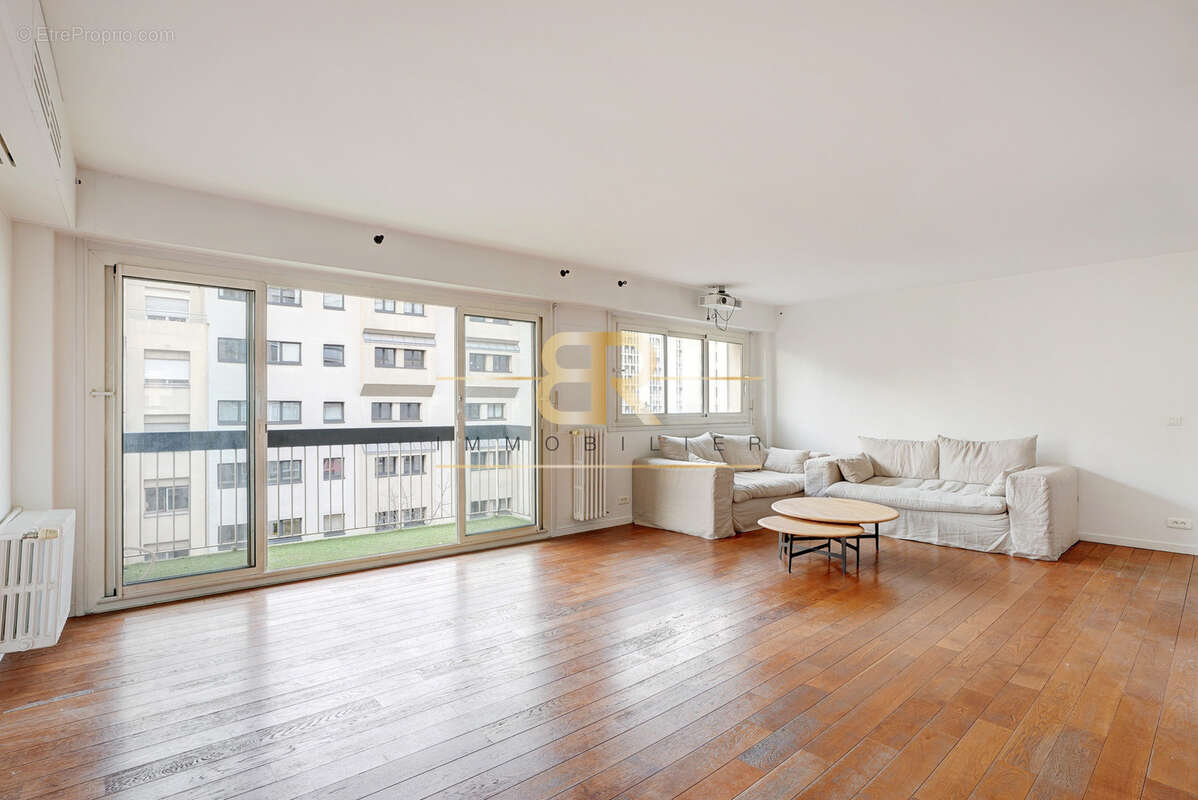 Appartement à PARIS-15E