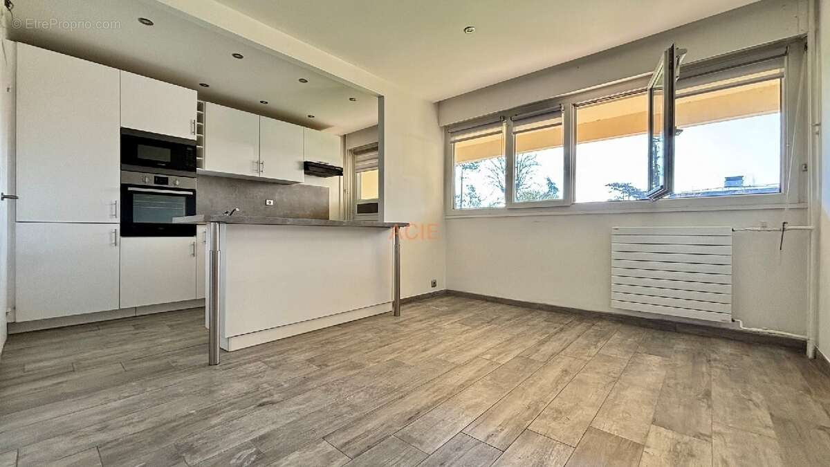 Appartement à LOUVRES