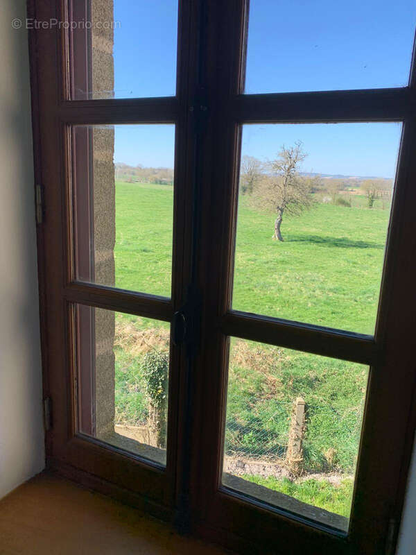 Maison à AMBRIERES-LES-VALLEES