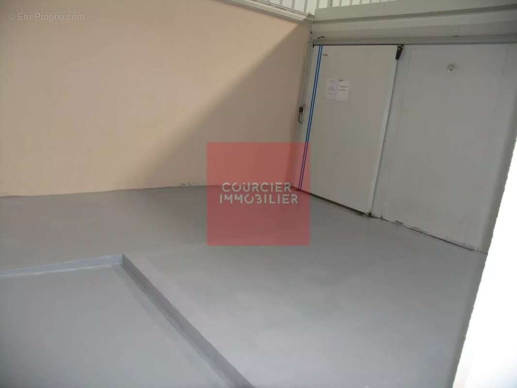 Ris orangis (91) -  a vendre entrepot avec quais 925 m² - photo 5