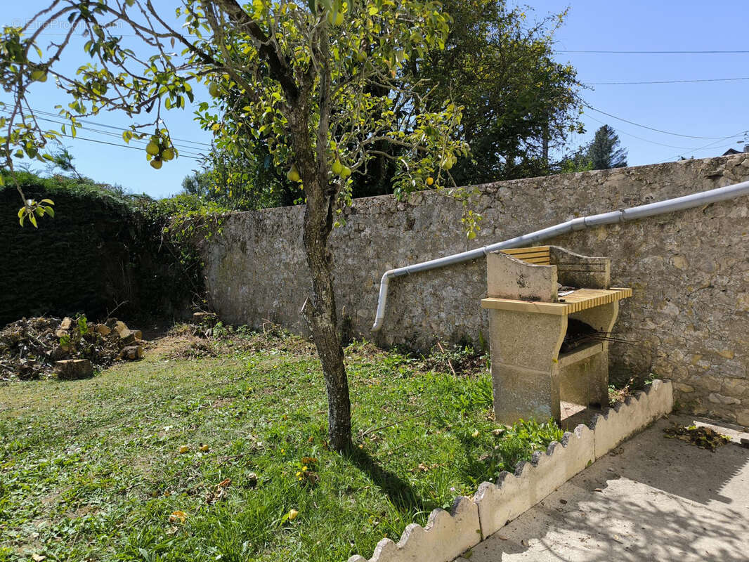 Maison à SAINTE-HONORINE-DES-PERTES