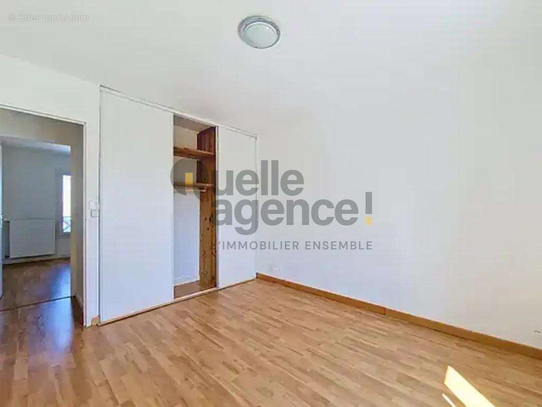 Cavale Blanche - Maison familiale 3 chambres, beau potentiel - photo 10