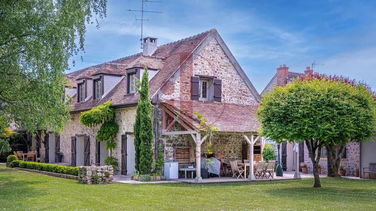 Maison à FONTAINEBLEAU