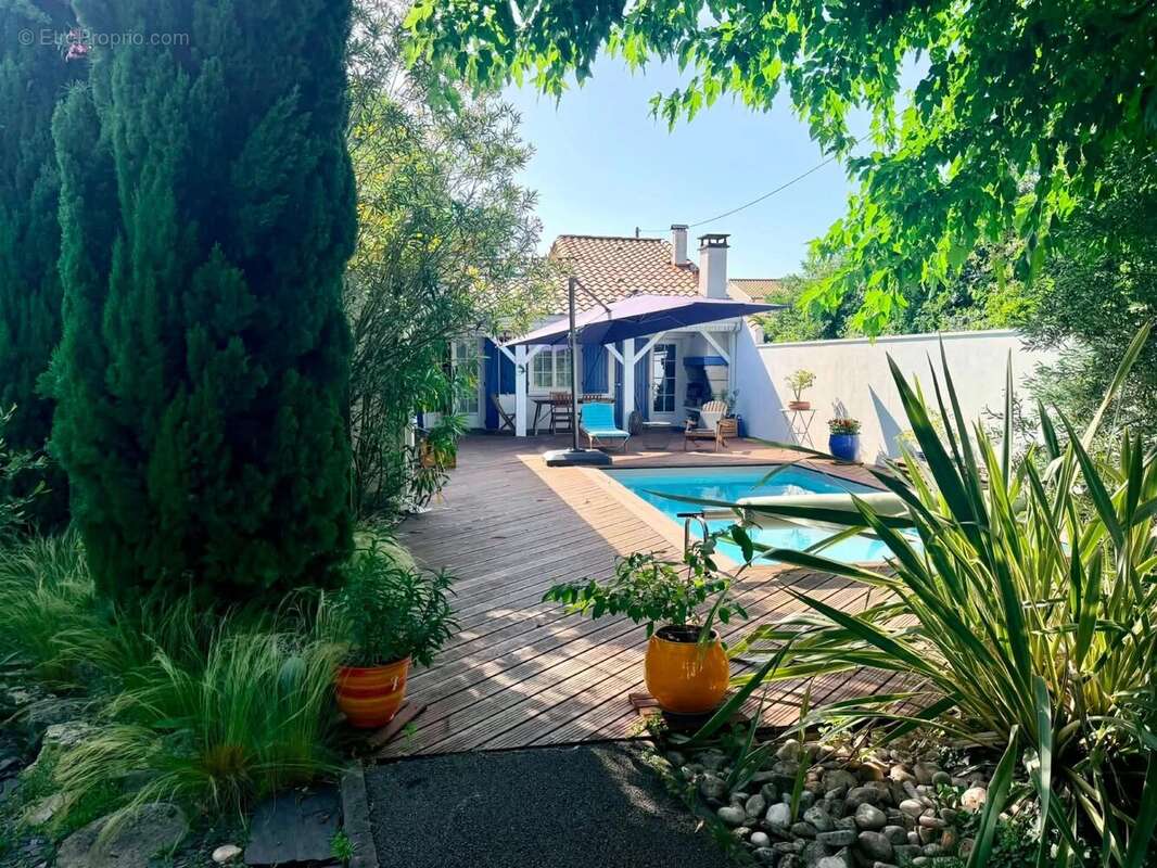 Bègles Maison coup de coeur de plain pied avec piscine - photo 2