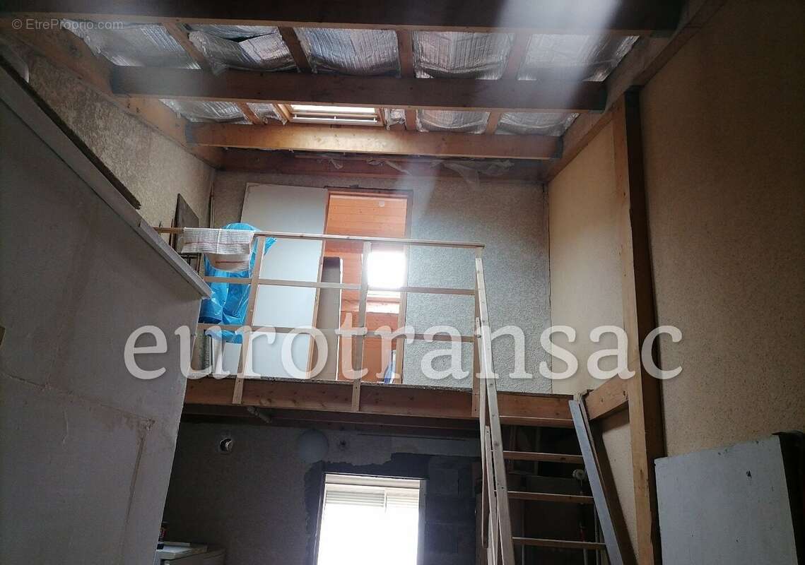 Maison à SAINT-THIBERY