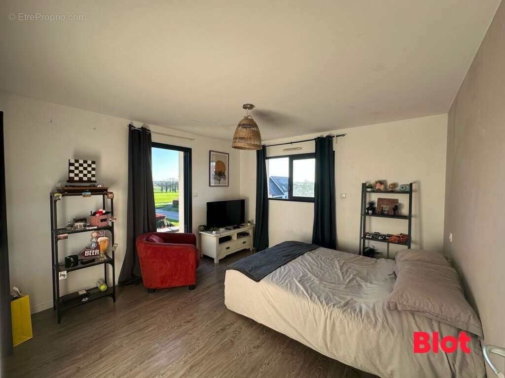 Maison à ARGENTRE-DU-PLESSIS