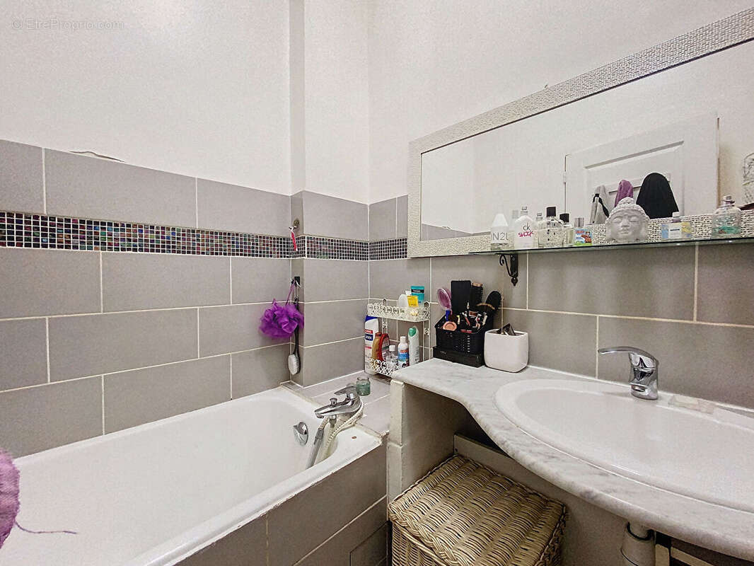 Nice californie, à deux pas de la mer, un duplex atypique avec 100 m² de jardin - photo 8