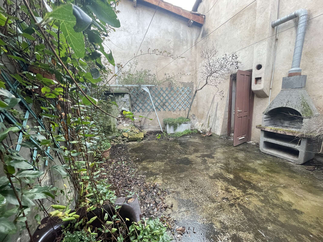 Appartement à L'ARBRESLE