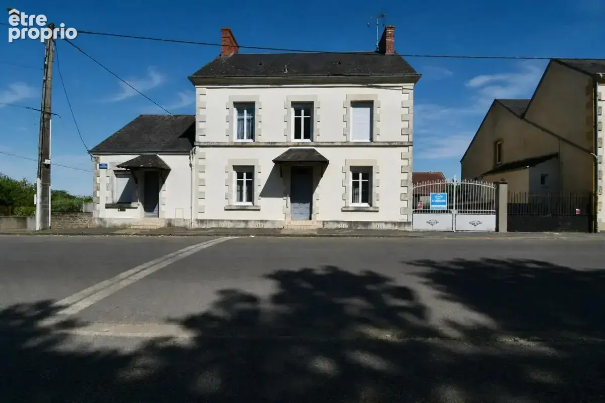 Maison Bourgeoise de 8 pièces de 185 m² à Châteaumeillant - photo 2