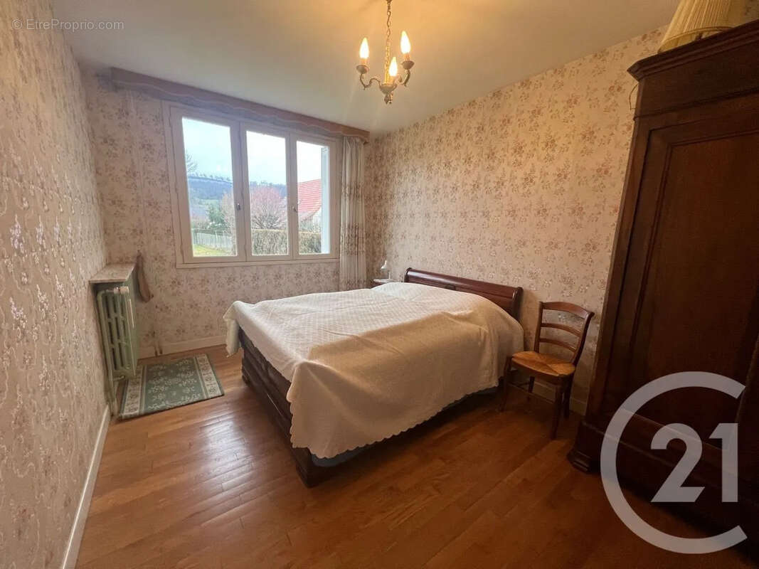 Maison à ARPAJON-SUR-CERE