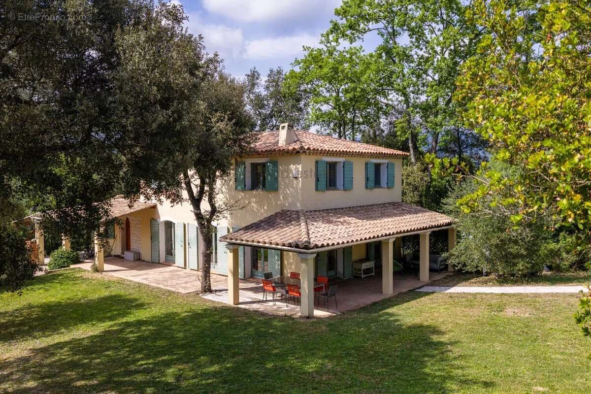 Maison à VALBONNE