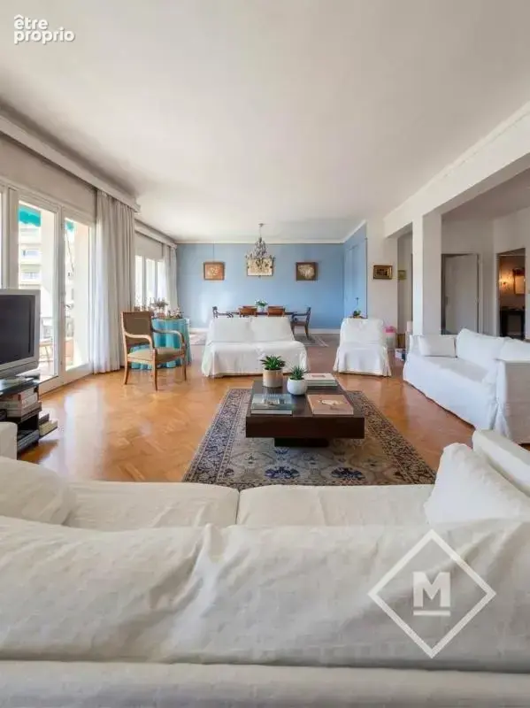 Vente magnifique appartement type5 de 175 m2 avec terrasse de 60m2 Lumineux dans une residence de prestige secteur Mairie de Bag - photo 7