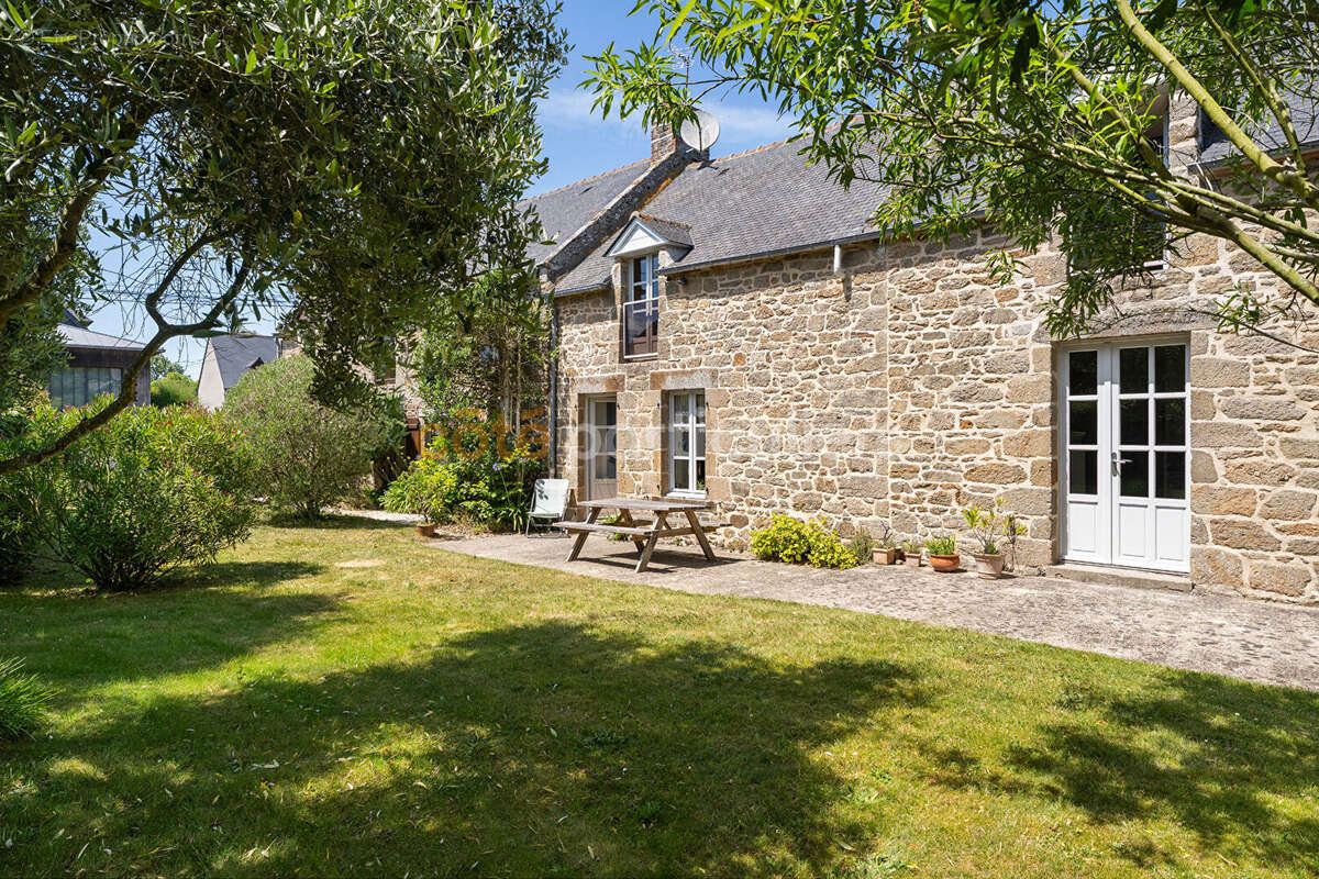 Propriété Saint Coulomb, bord de mer, 7 pièces 236 m2. Jardin paysager - photo 3