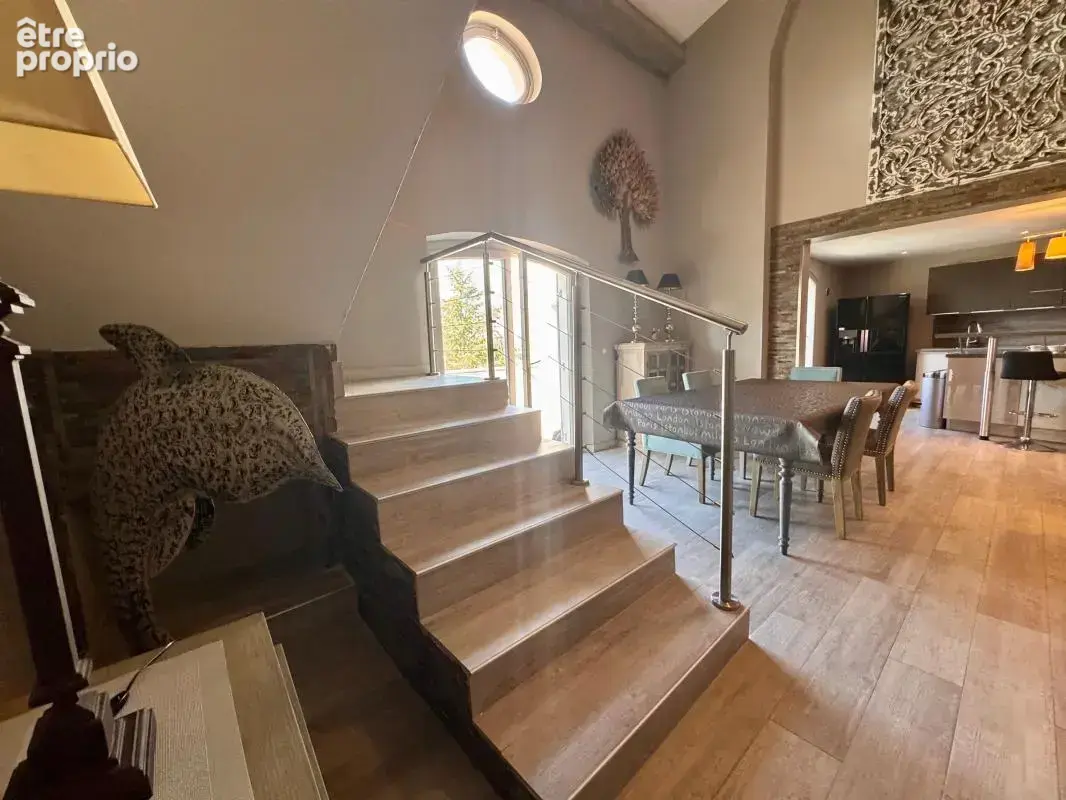 Saint-raphaël – maison de 196 m² avec piscine, vue et espaces de vie généreux - photo 10