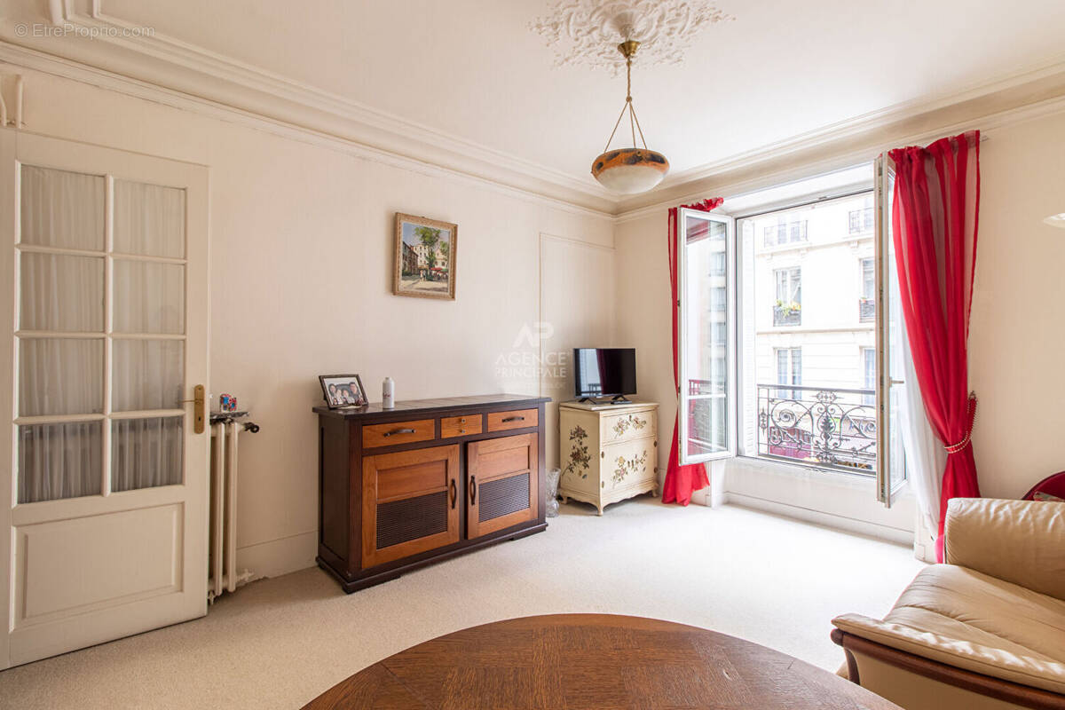 Appartement à PARIS-18E