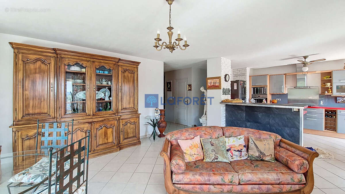 Appartement à MARSEILLE-11E