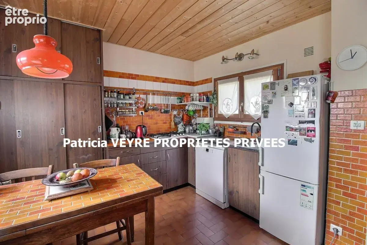 BOURG ARGENTAL 42220 Maison de village 188 m² habitables 7 chambres sur 381 m² de terrain avec une activité de gite opérationnel - photo 4