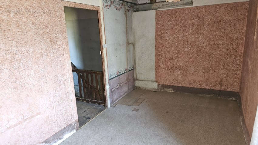 Maison à SAINT-JACQUES-D'AMBUR