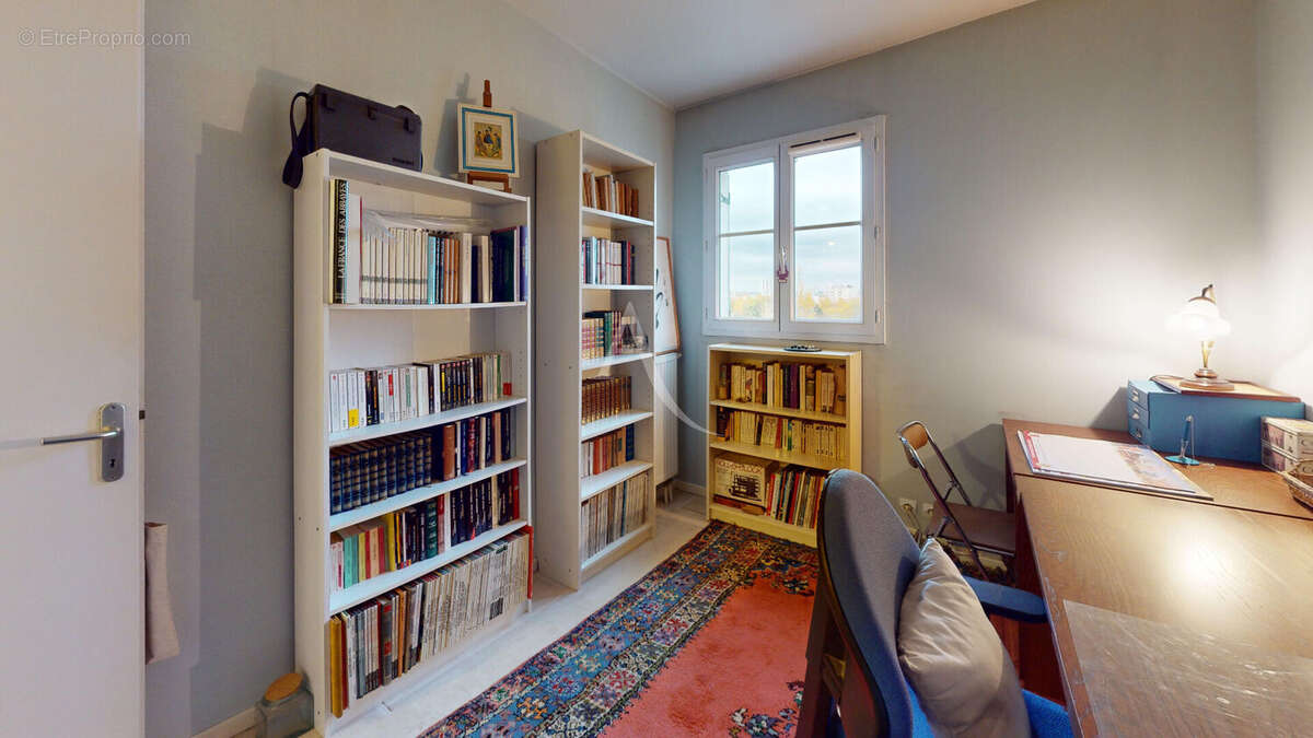 Appartement à VILLENEUVE-LA-GARENNE