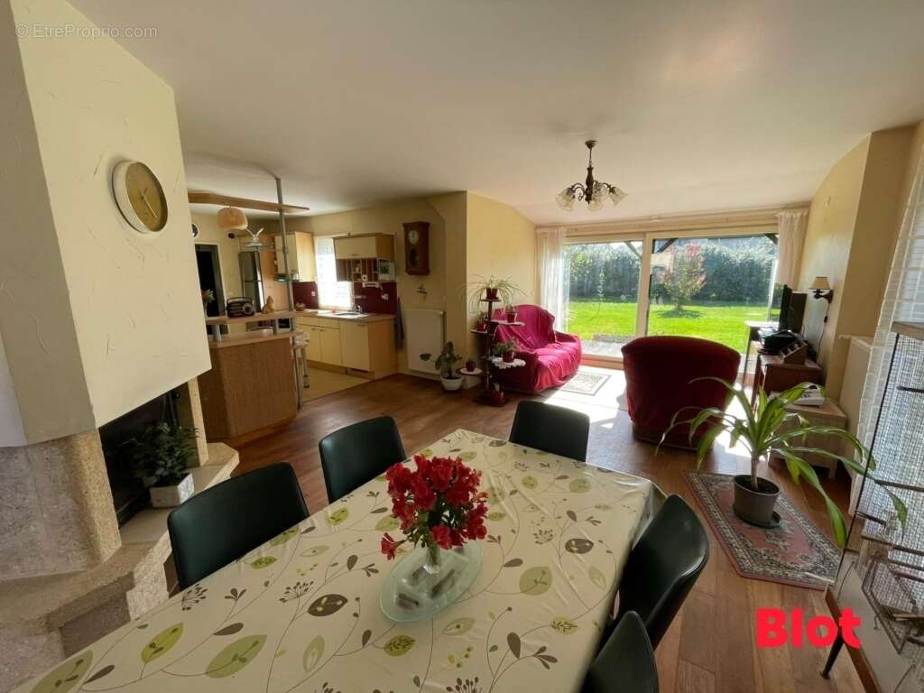 Maison à SAINT-JOUAN-DES-GUERETS