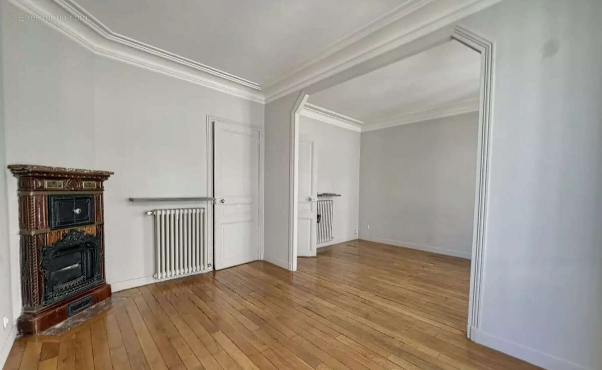 Appartement à PARIS-17E