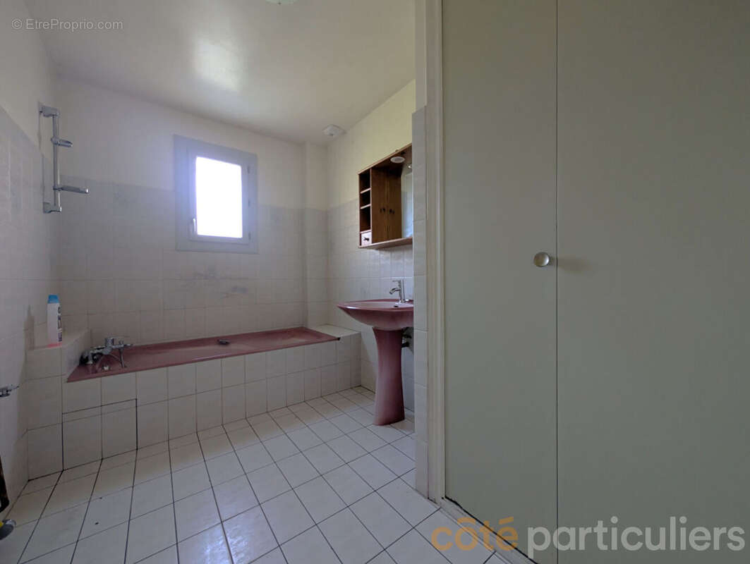 Maison à COMPS-LA-GRAND-VILLE