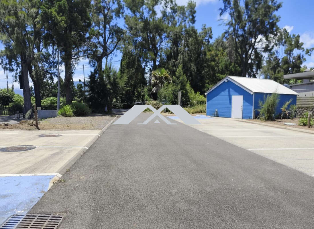 Commerce à SAINT-PIERRE