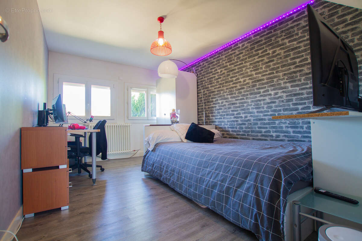 Maison à VILLENEUVE-LE-ROI