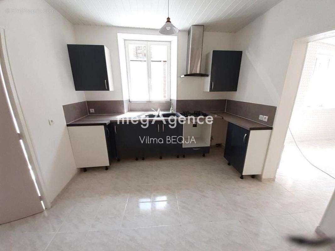 Appartement à VILLENEUVE-L'ARCHEVEQUE