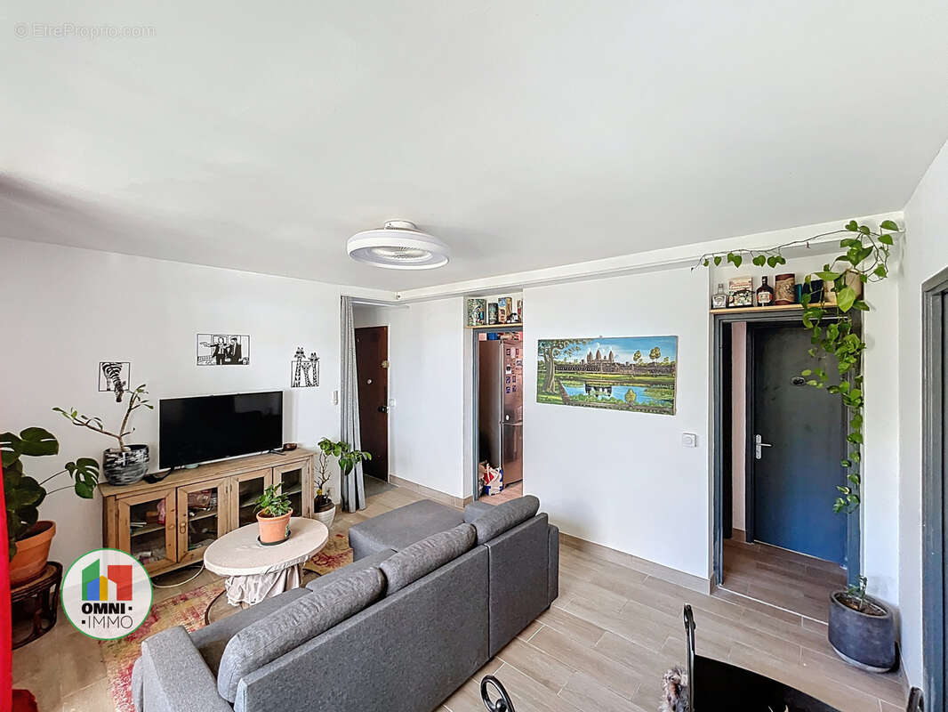 Appartement à PIERRE-BENITE