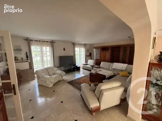 Maison 14 pièces 337 m² à vendre à Saint-Pathus (77178) - photo 3