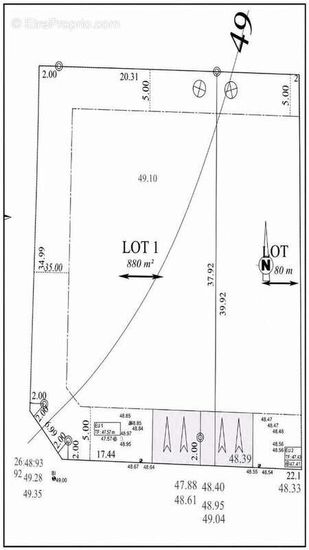 Terrain  constructible viabilisé de 880 m2 - photo 2