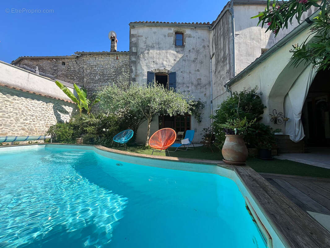 Maison de village avec piscine et 5 chambres - photo 9