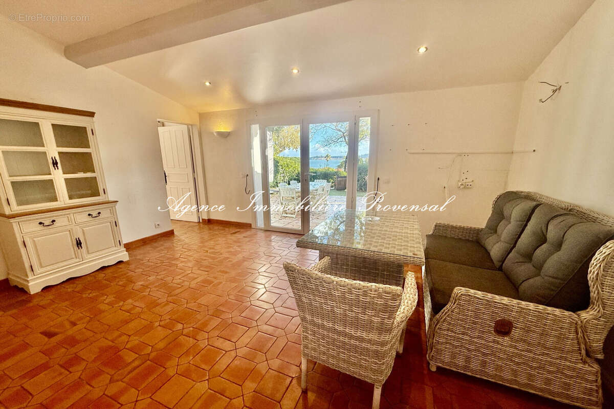 Appartement à GRIMAUD