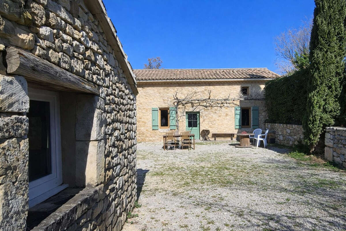 Maison à GOUDARGUES