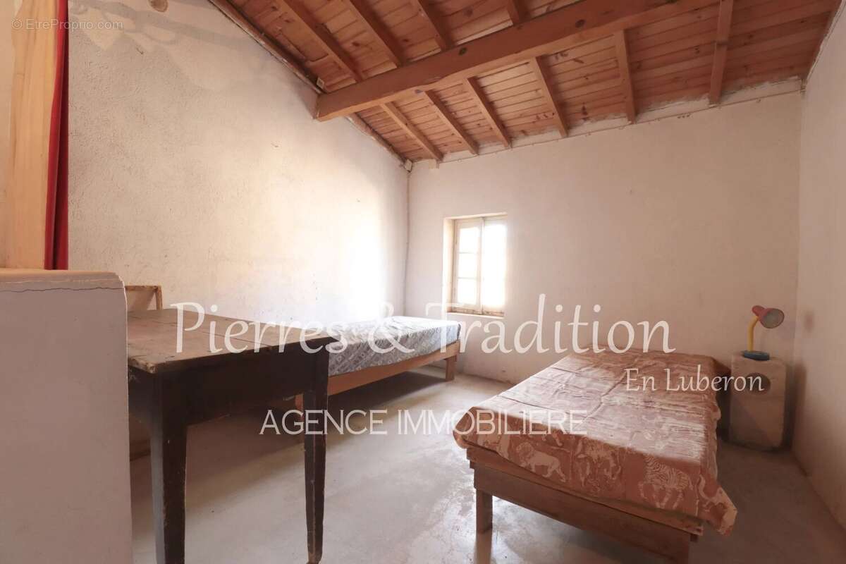 Maison à SAINT-SATURNIN-LES-APT