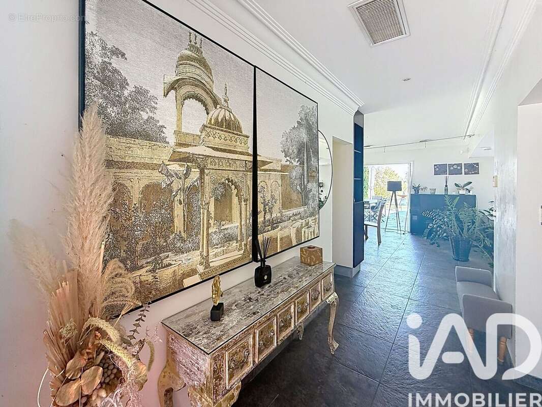 Maison 250 m² à Carignan-De-Bordeaux  - photo 6