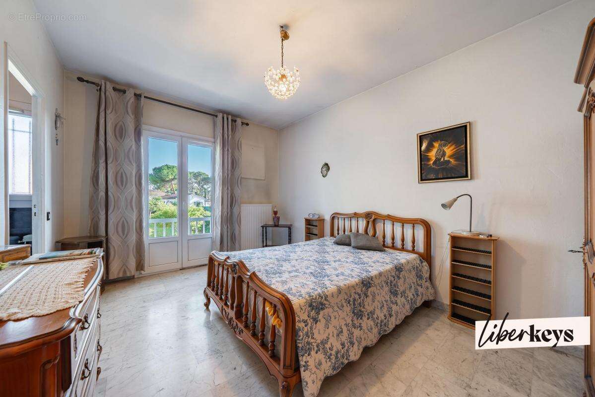 Appartement à MOUGINS