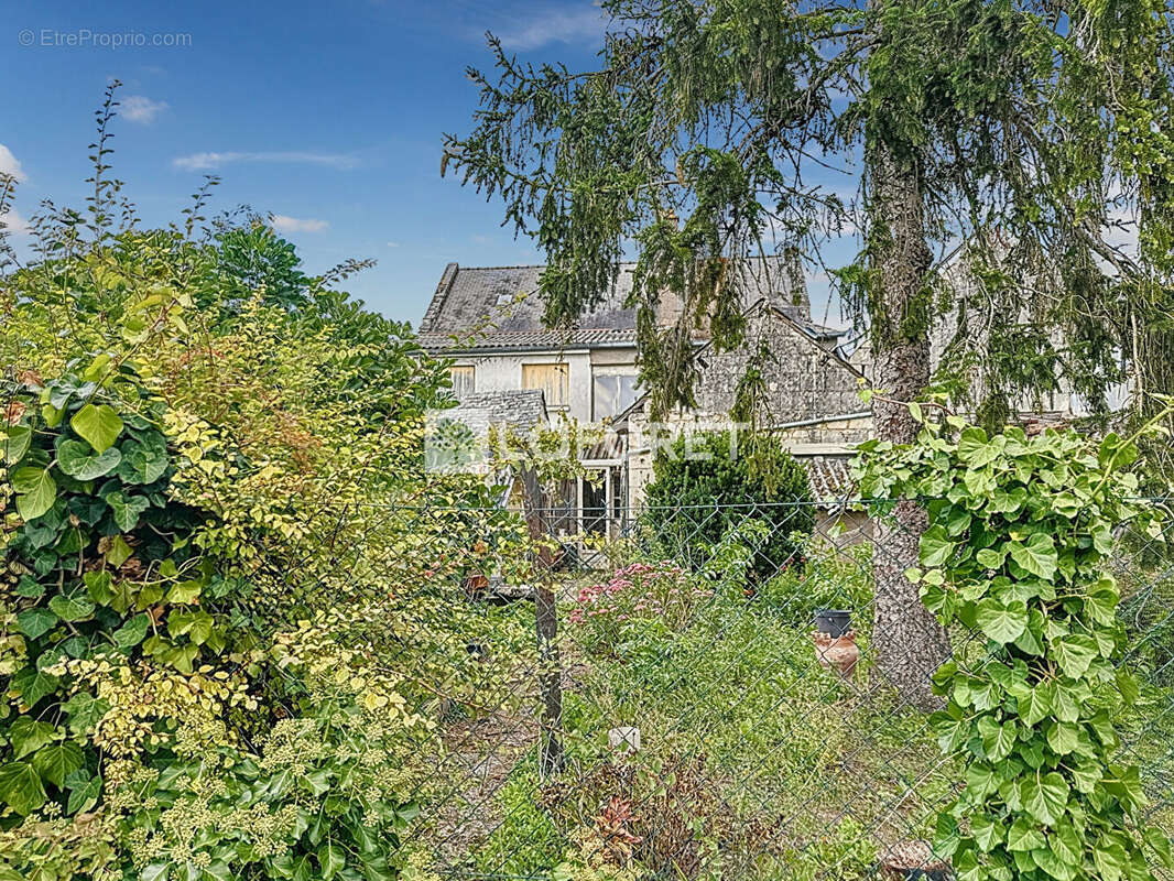 Maison à BRISSAC-QUINCE