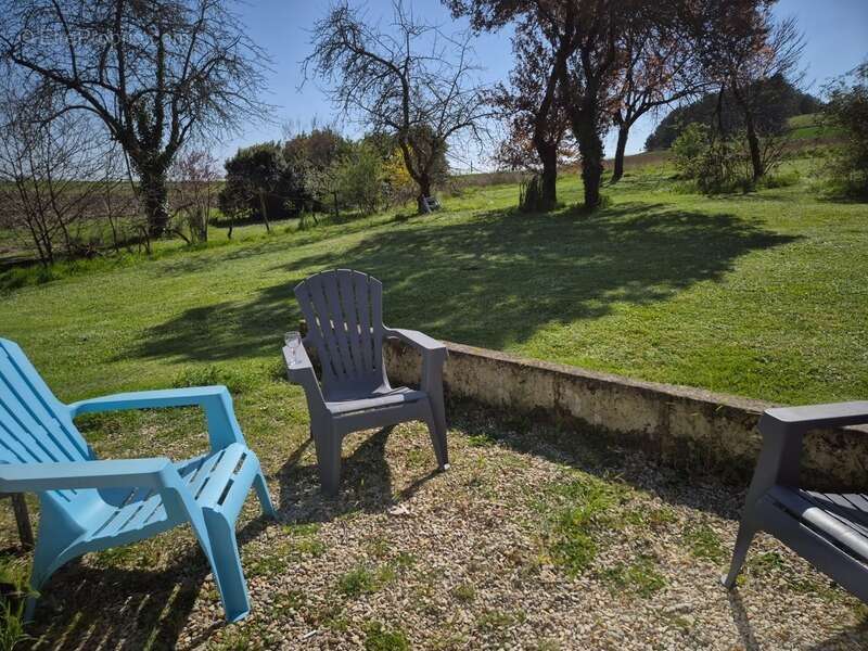 Corps de Ferme, écrin de verdure, 250 m2 habitables, 18 000 m2 de terrain, 400 m2 de dépendances, 20 mn Angoulême centre - photo 22
