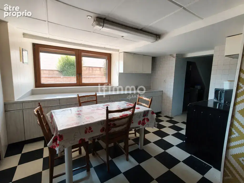 Maison mitoyenne à rénover avec fort potentiel - photo 8