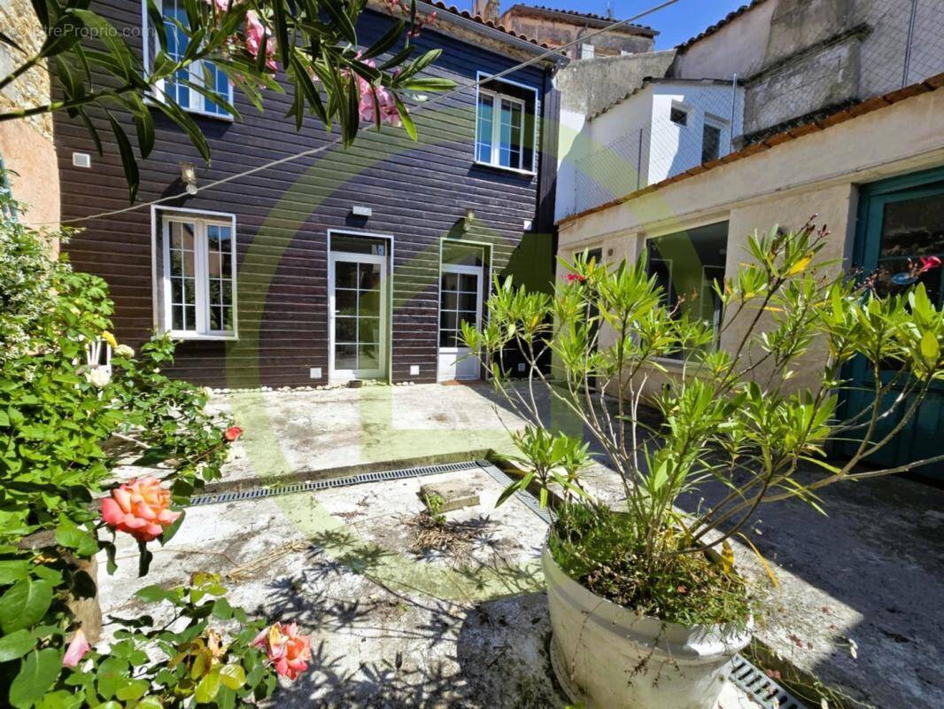 Maison à MIRAMBEAU