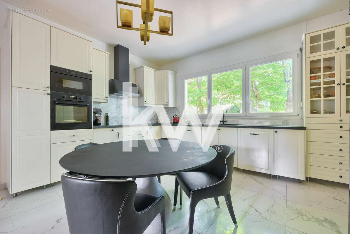 Maison 498 m² à Le Vesinet  - photo 2