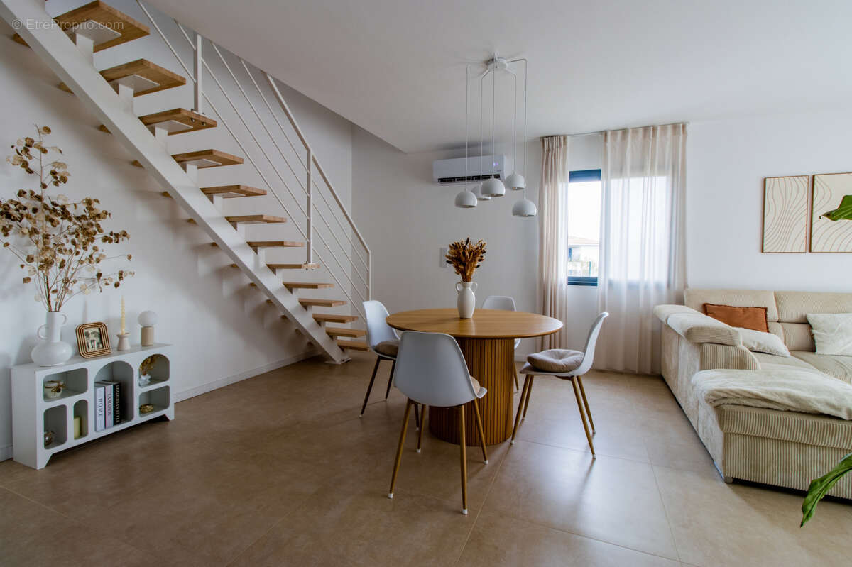 Maison à ROUJAN