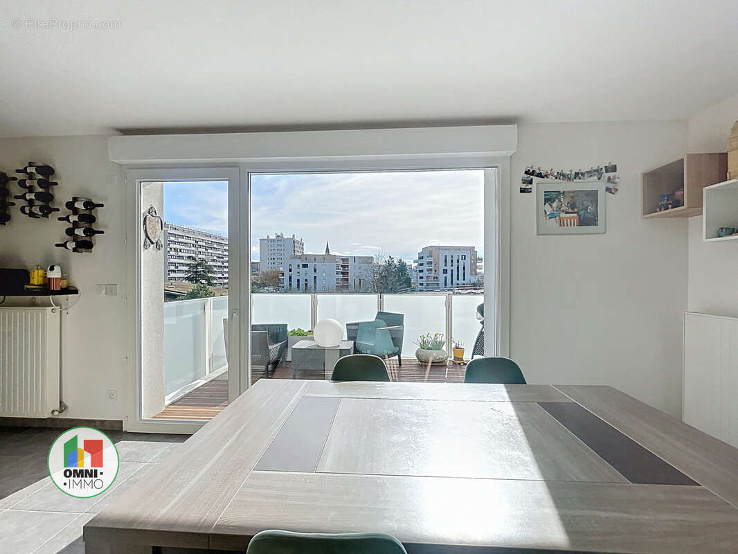 Appartement à RILLIEUX-LA-PAPE